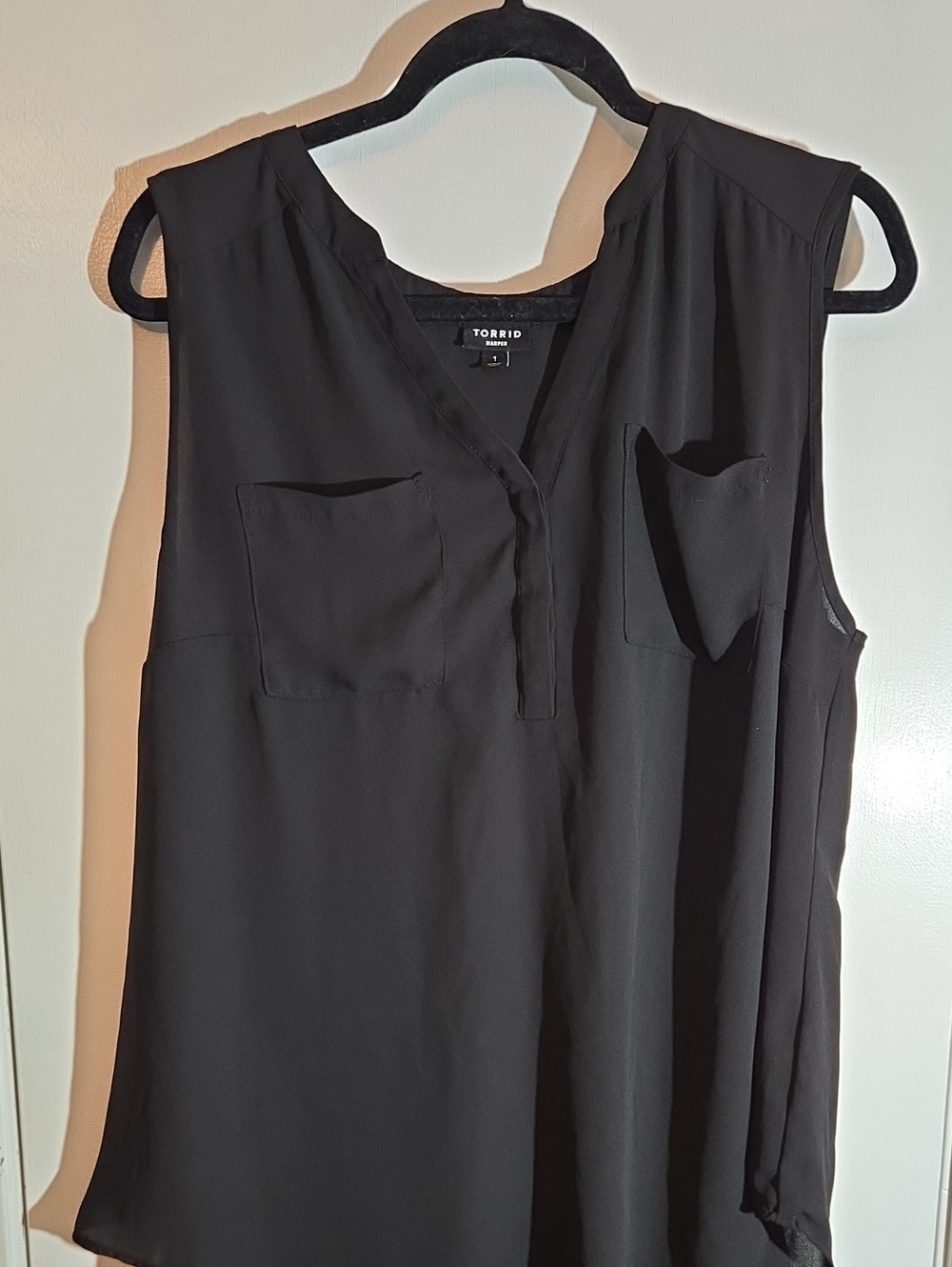 torrid Black Sleeveless V-Neck Pocket Blouse